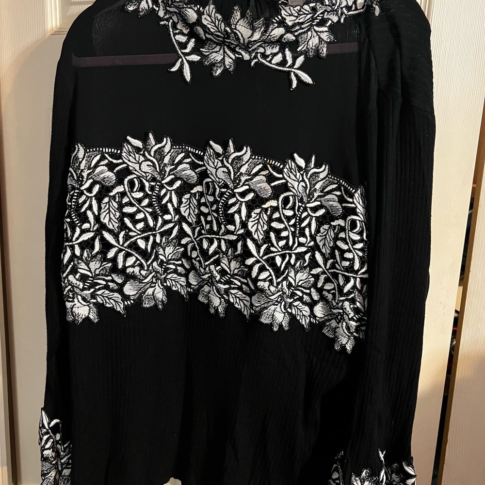 Black lace gorgeous top